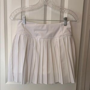 Athleta White Pleated Women's Skirt